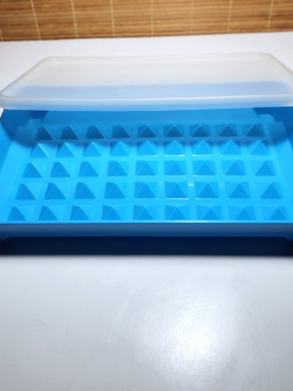 Vintage Tupperware Bacon Keeper 1292‑8 Blue Deli Meat Storage with Sheer Lid